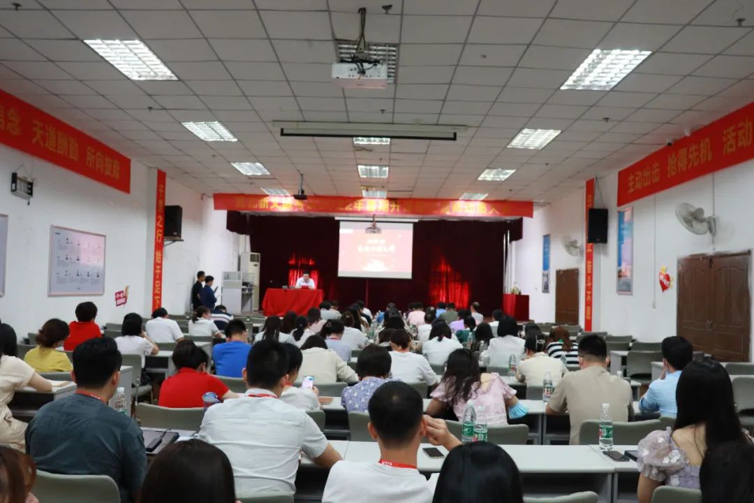 服務(wù)學(xué)員,備戰(zhàn)23考研,湖北新文道22暑期誓師動(dòng)員大會(huì)